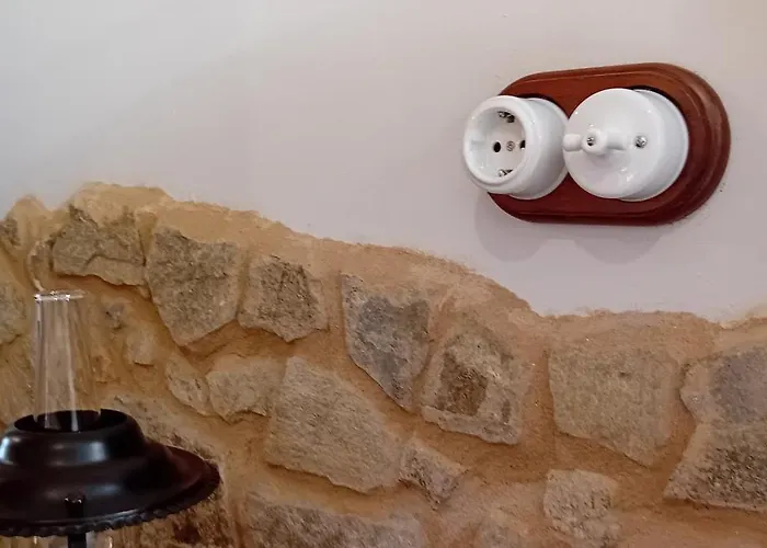 Stone Fisterra Curtis